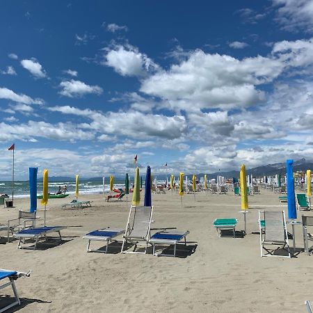 Casa Celeste Lägenhet Viareggio Exteriör bild