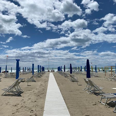 Casa Celeste Lägenhet Viareggio Exteriör bild