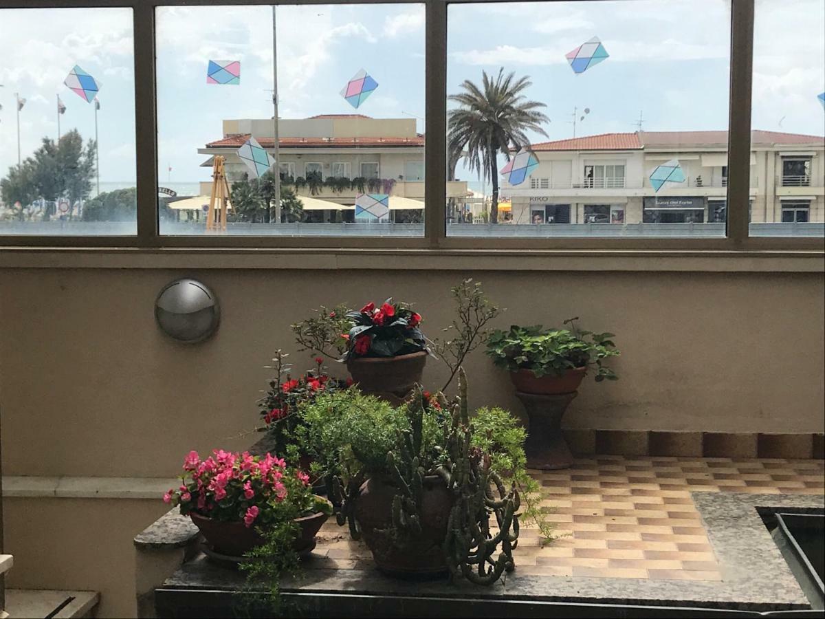Casa Celeste Lägenhet Viareggio Exteriör bild