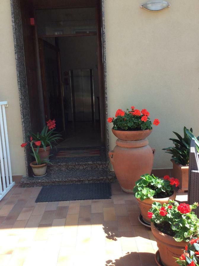 Casa Celeste Lägenhet Viareggio Exteriör bild
