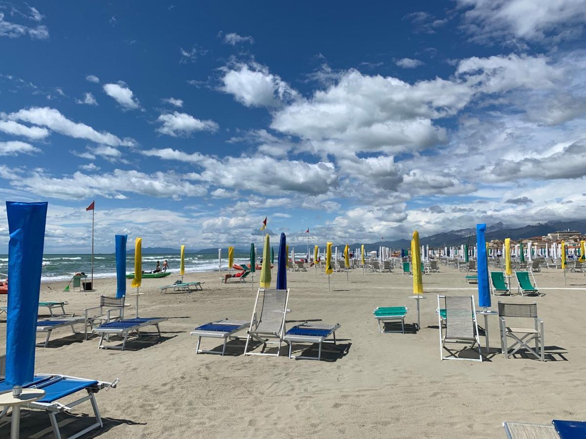 Casa Celeste Lägenhet Viareggio Exteriör bild