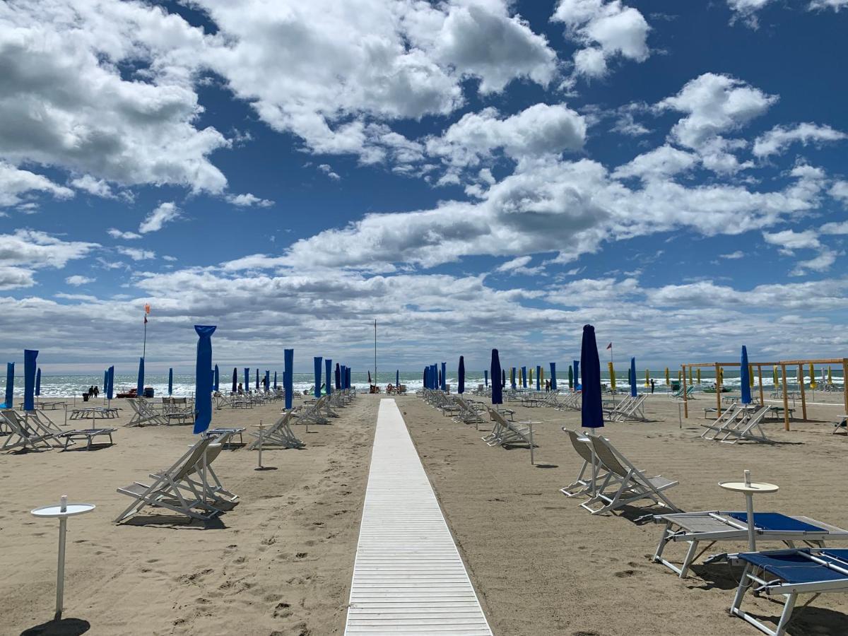 Casa Celeste Lägenhet Viareggio Exteriör bild